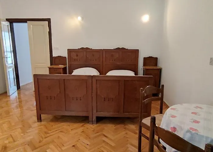 Stara Kapetanska Kuca Daire Mali Lošinj