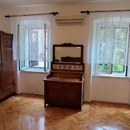 Stara Kapetanska Kuca דירה