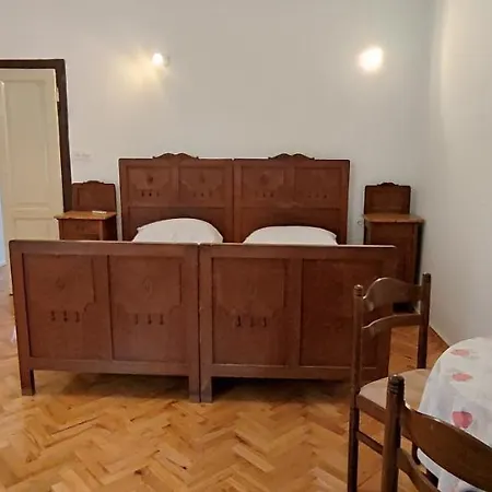 Stara Kapetanska Kuca Apartman Mali Losinj